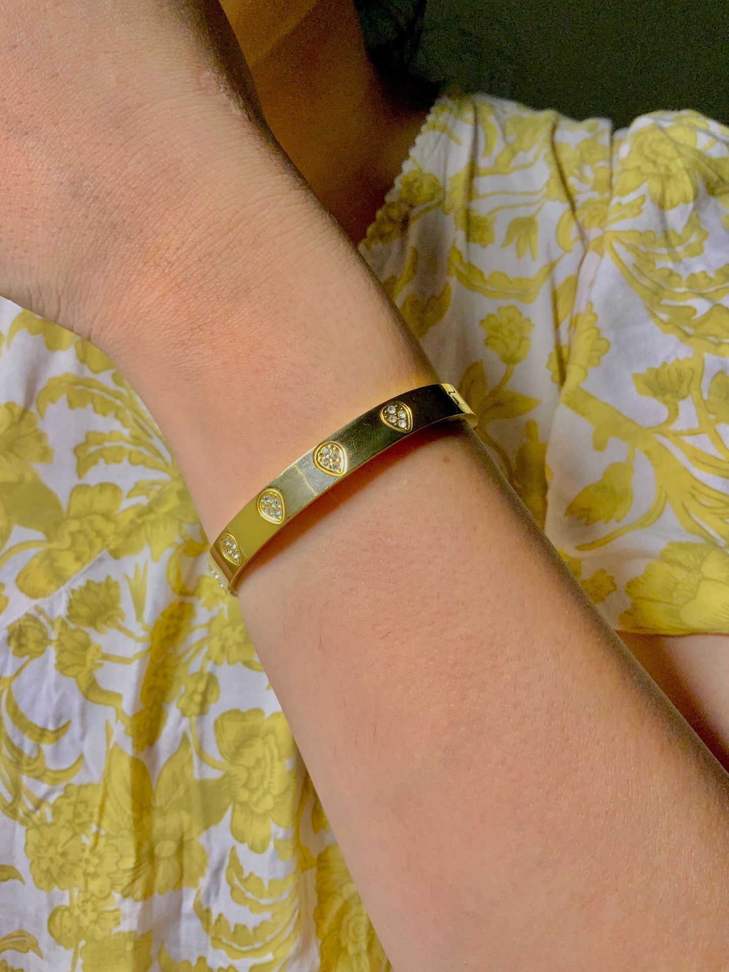 Naz cuff