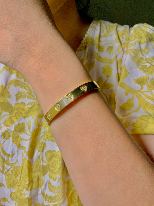 Naz cuff