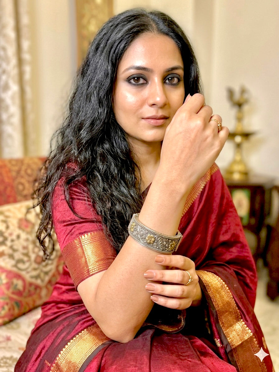Dastaan carved cuff
