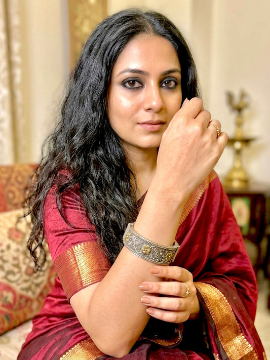 Dastaan carved cuff