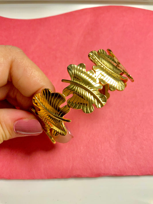 Leaflet cuff