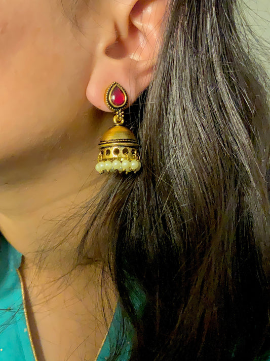 Sohni jhumkas