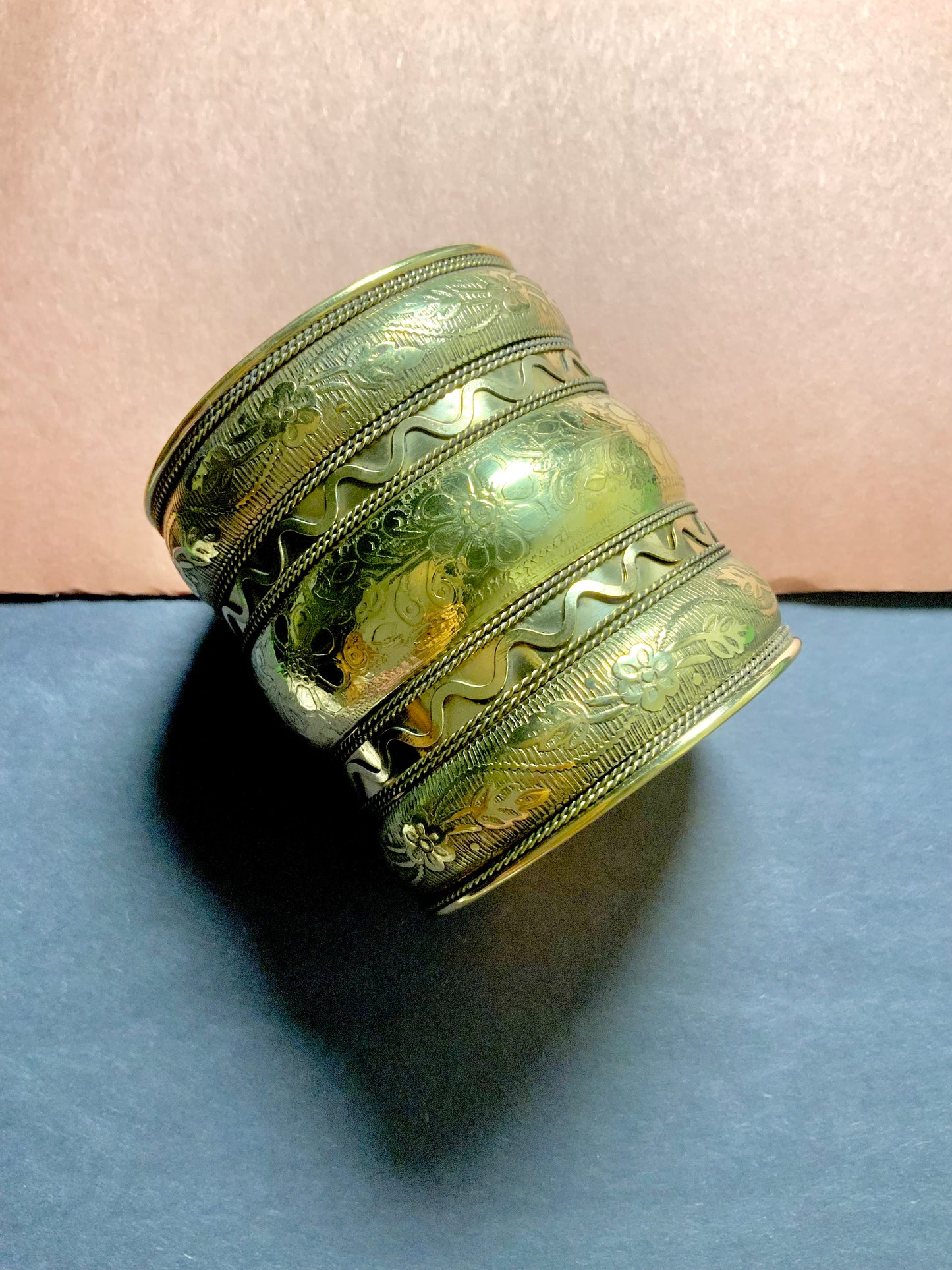 Sona sona cuff