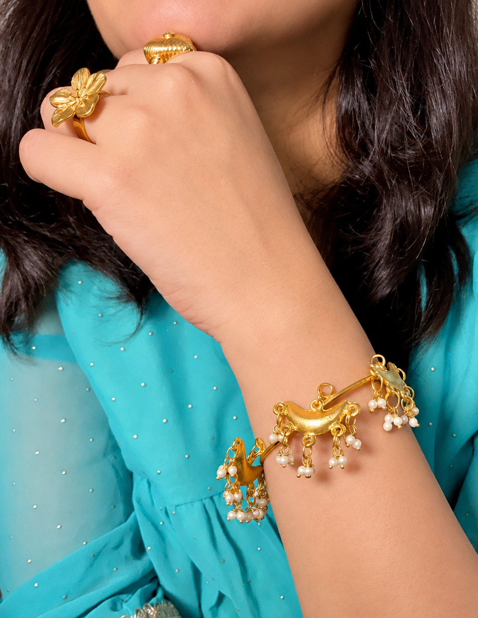 Chaand chor bangle