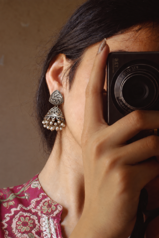 Gul jhumkis