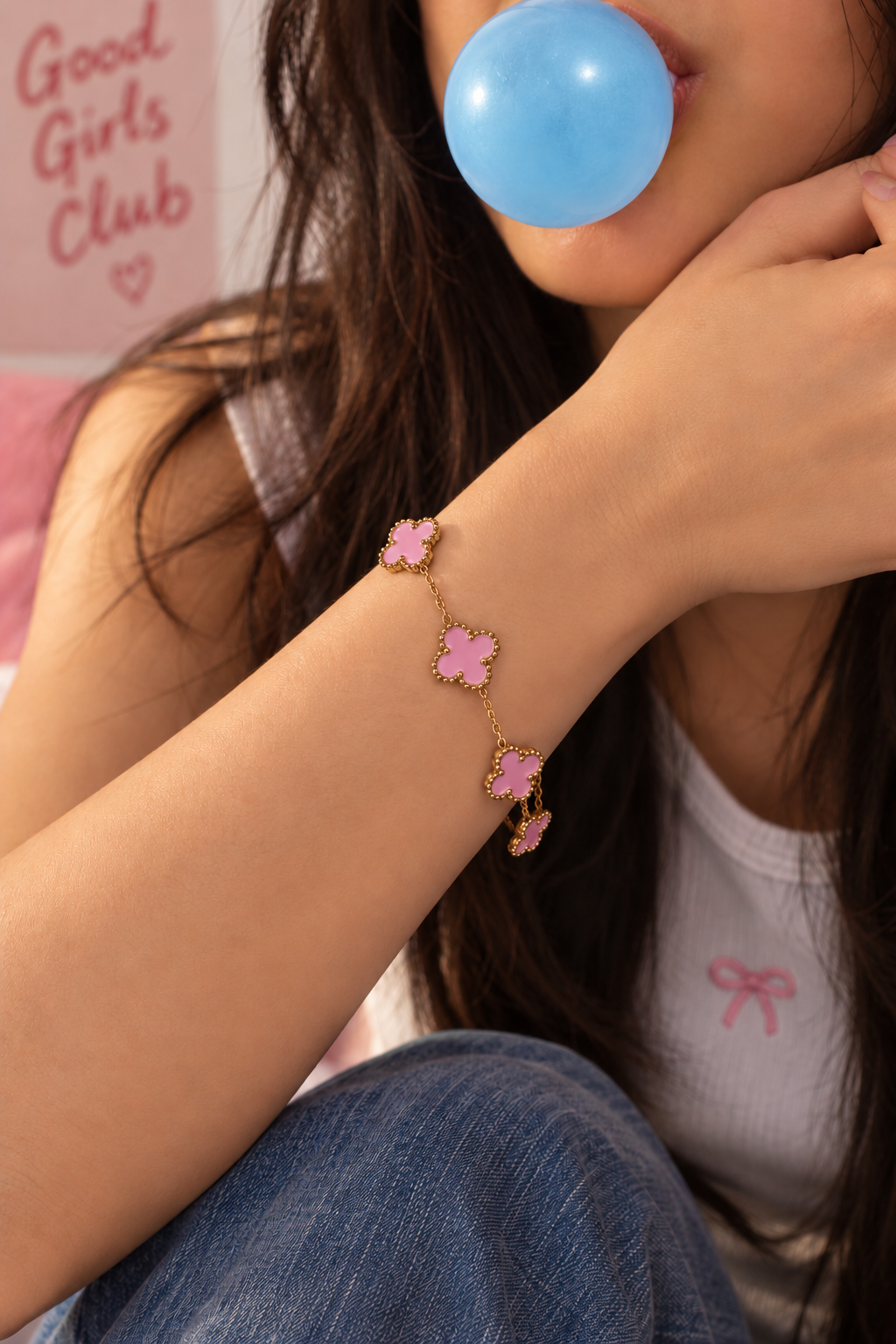 Clover charms champagne