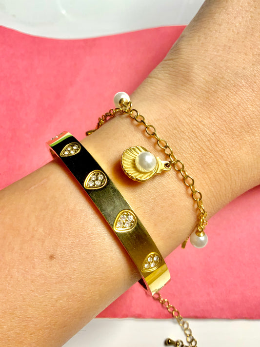 Naz cuff