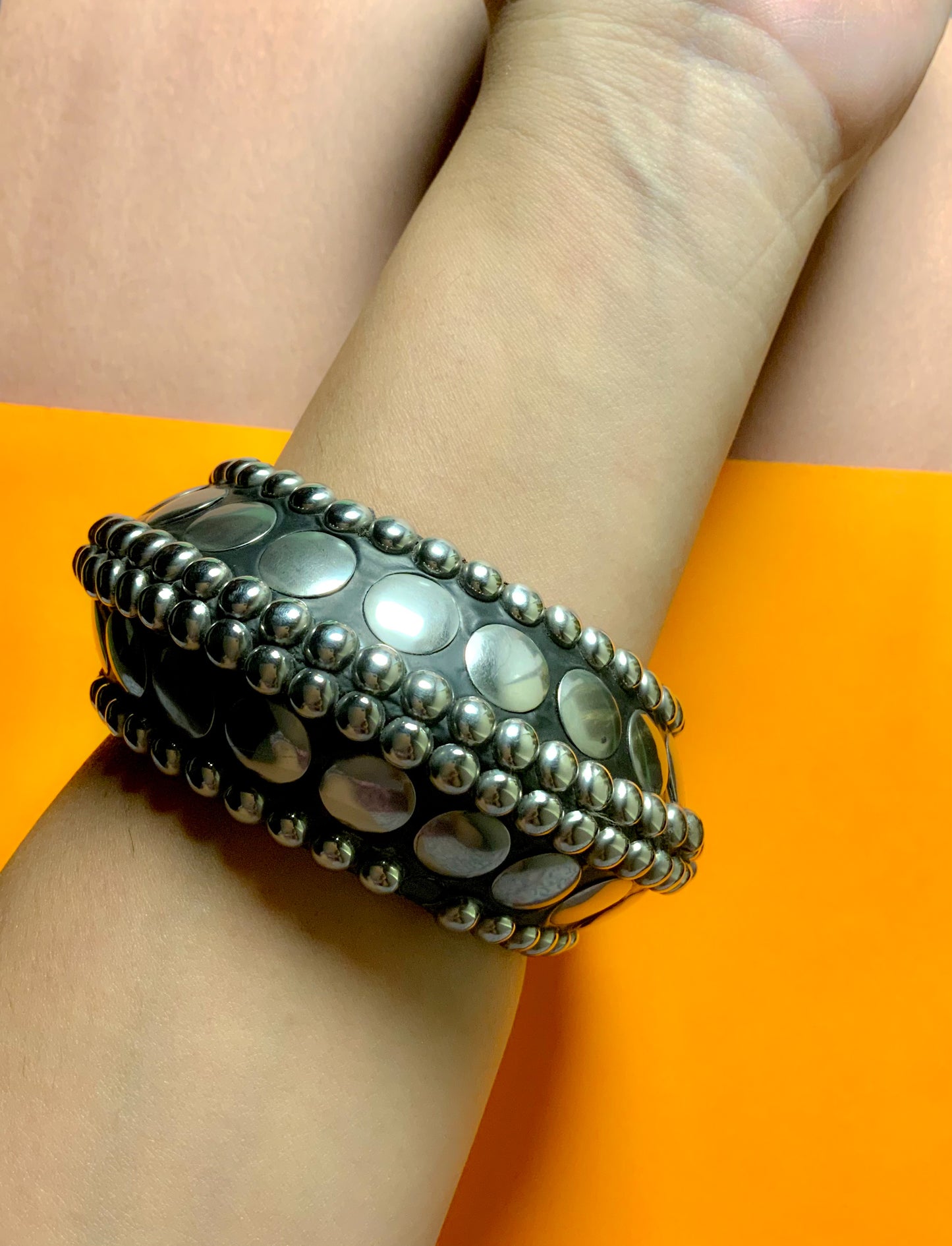 Raqs cuffs