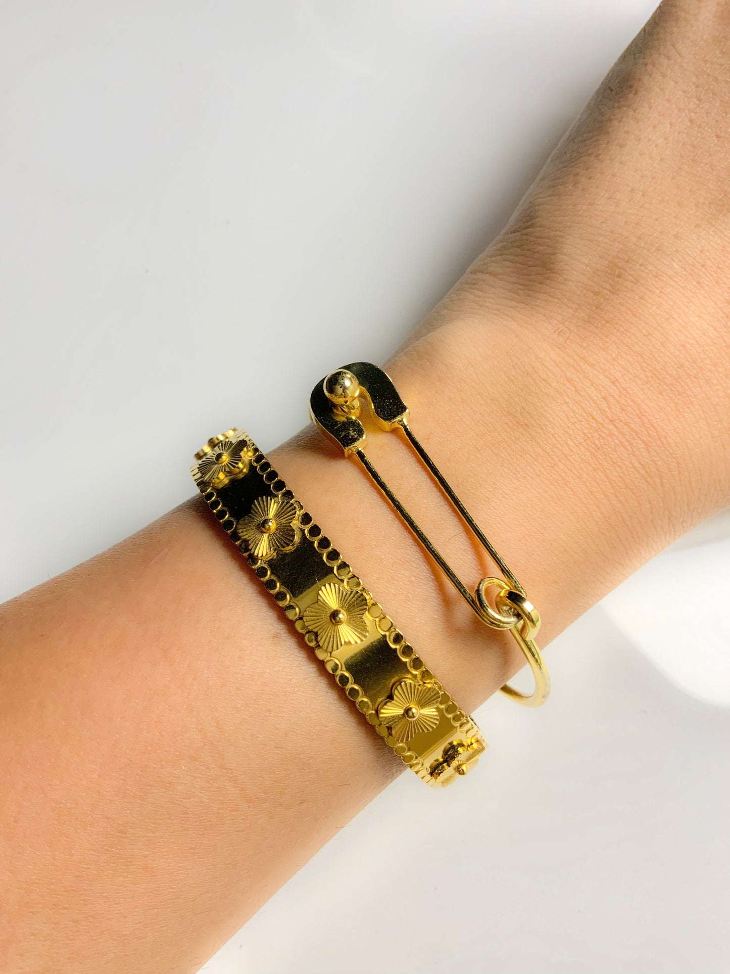 Astra cuff