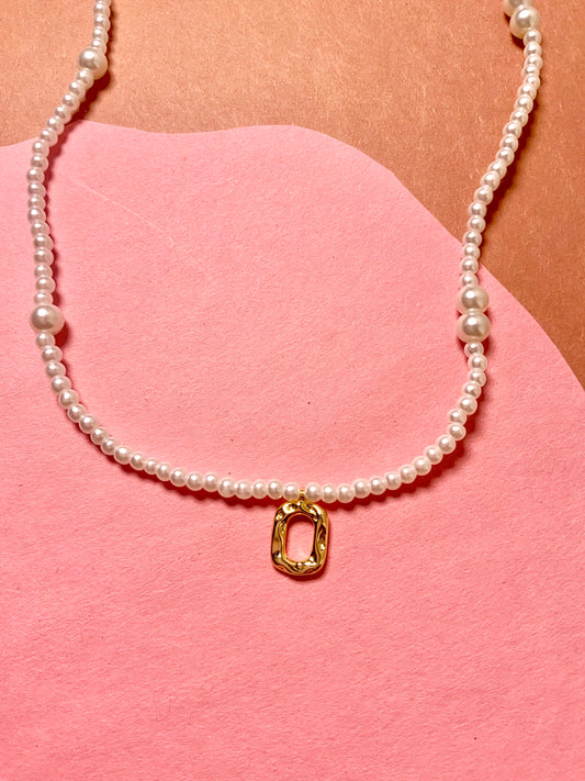 Buttercream necklace