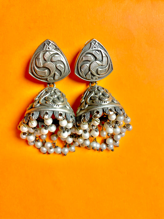 Gul jhumkis