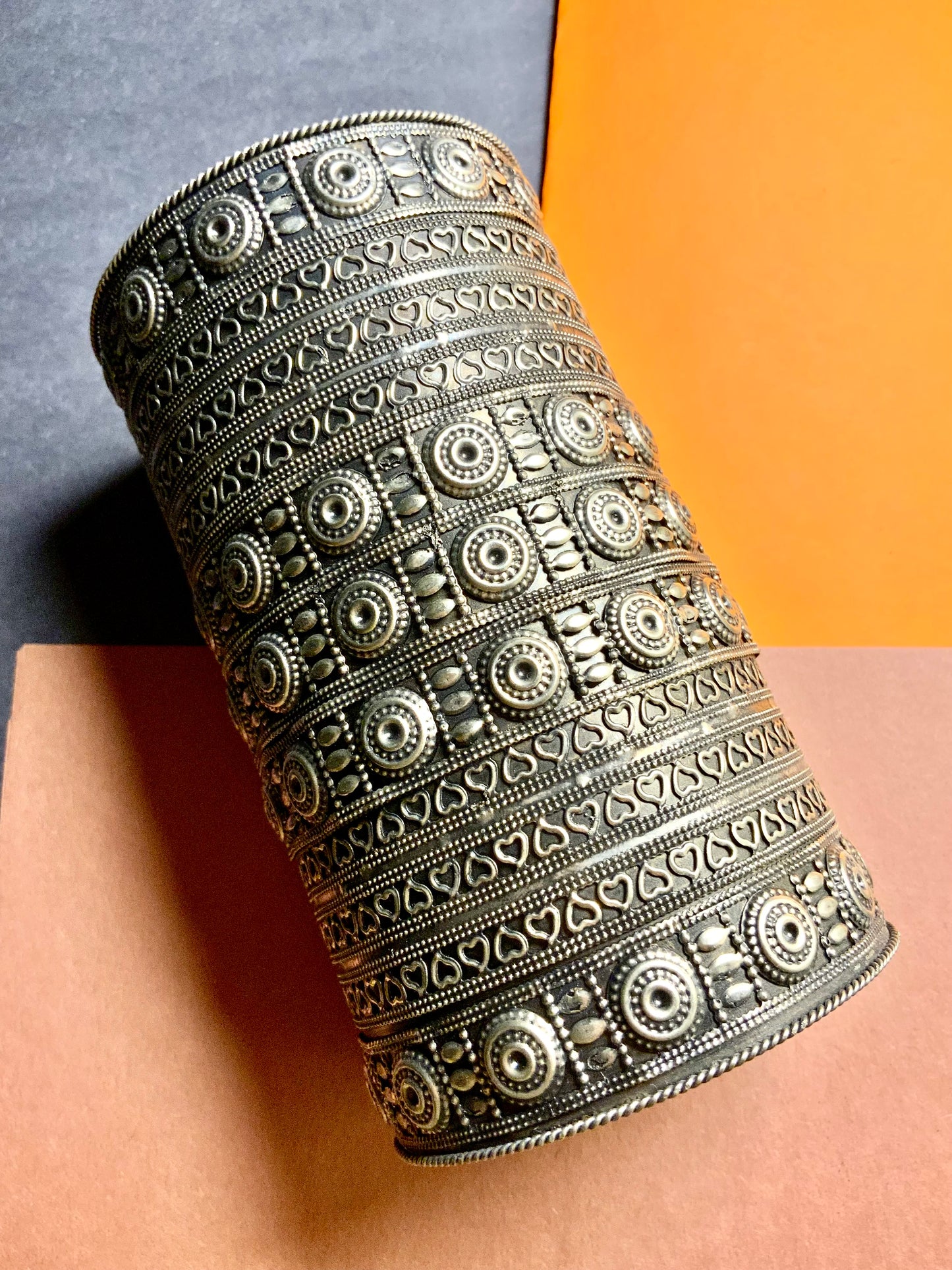 Haseen cuff