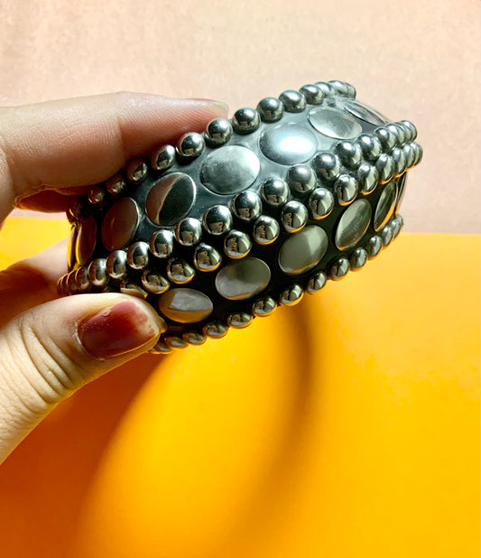 Raqs cuffs