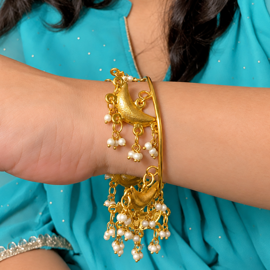Chaand chor bangle