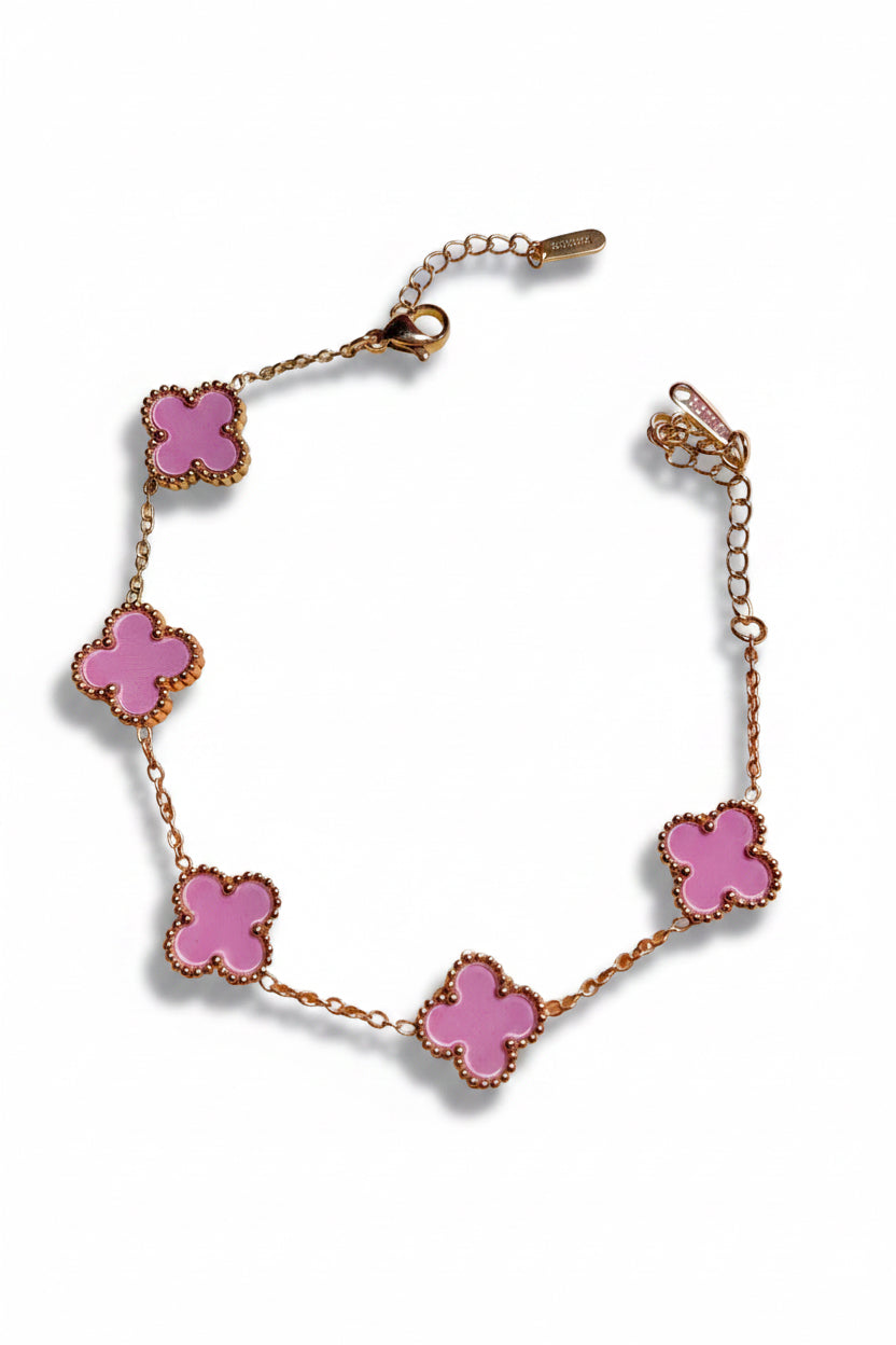 Clover charms champagne