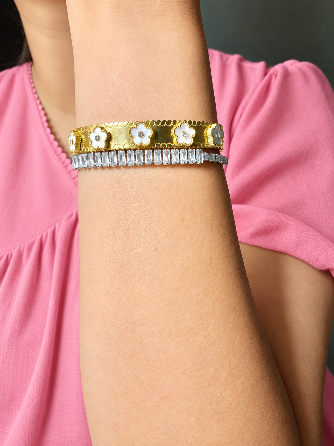Delnaz cuff