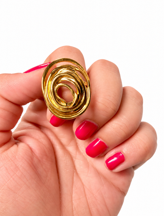 Bombshell ring